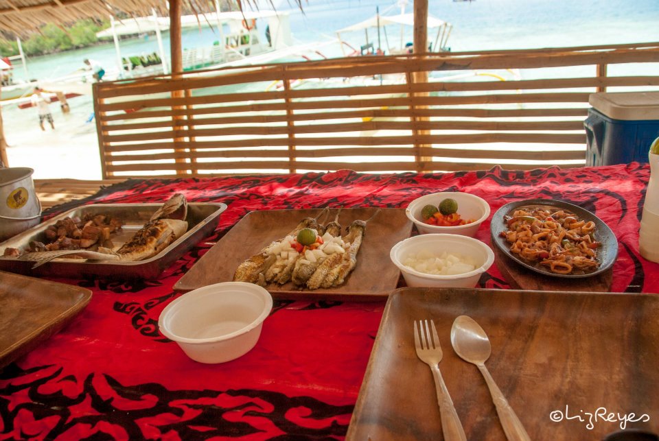 lunch during coron island hopping
